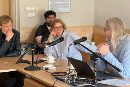 Krzysztof Syta i Halina Dudała w czasie dyskusji