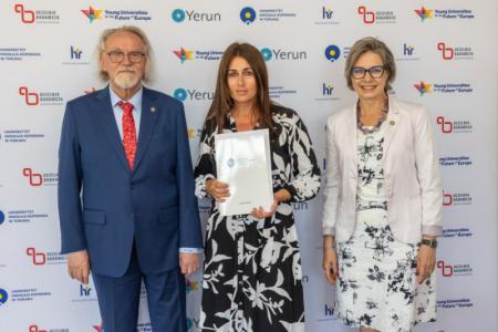 od lewej: Andrzej Tretyn, Katarzyna Łukasiak, Joanna Kucharzewska